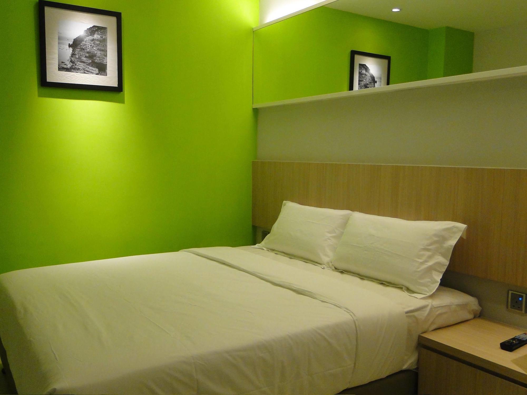 Hotel Orange Premier Taman Segar 3*